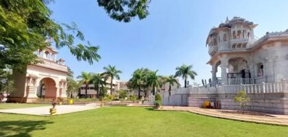 Shri Gajanan Maharaj Sansthan Trimbakeshwar entrance and accommodation near Trimbakeshwar Temple